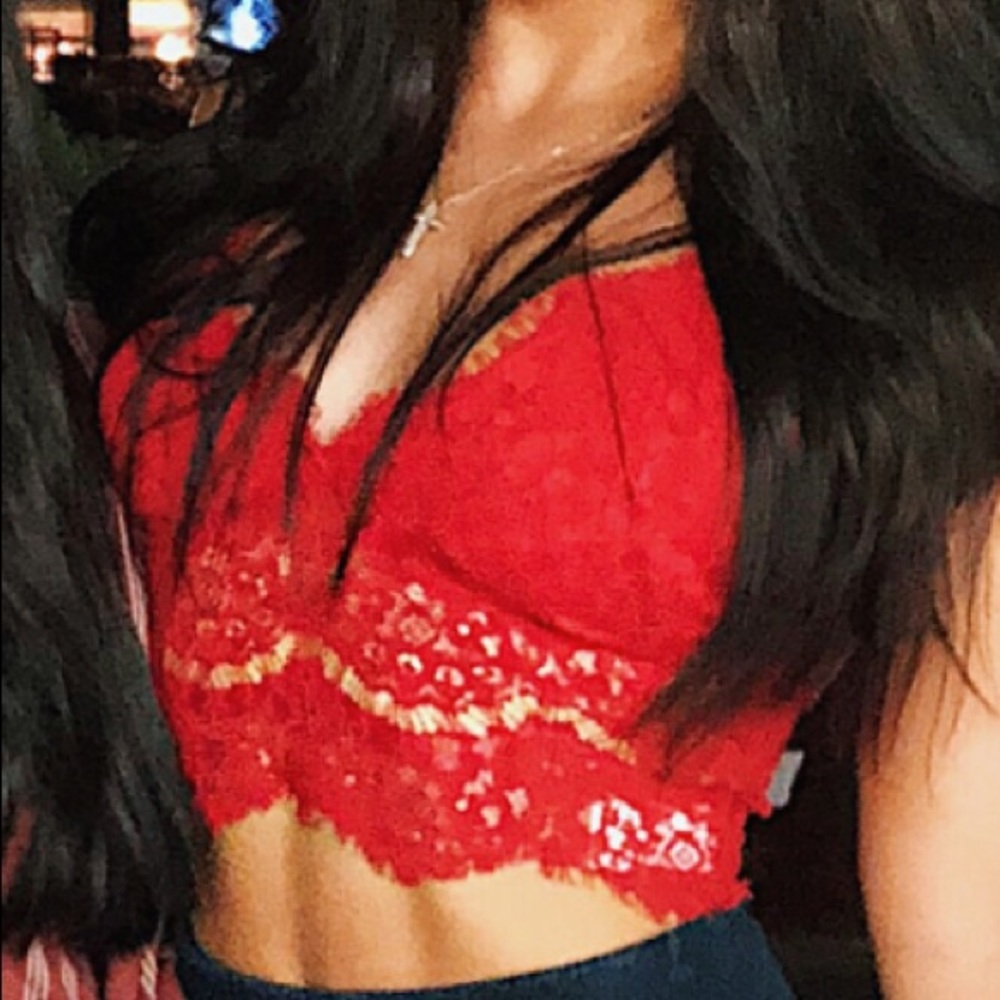 Red lace cropped tank top